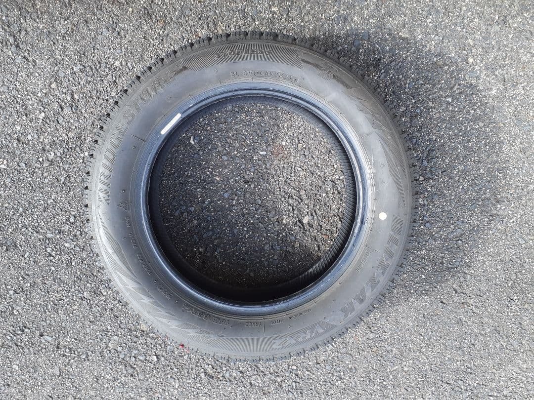 ブリヂストンスタッドレスタイヤ 155/65R14インチ　4本