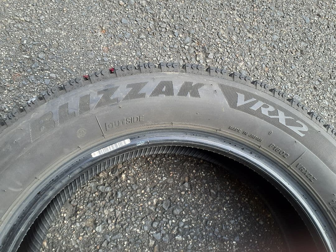 ブリヂストンスタッドレスタイヤ 155/65R14インチ　4本