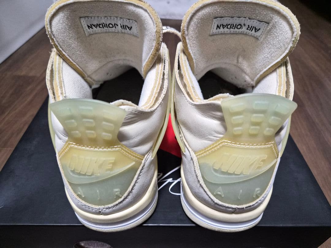 AIR JORDAN4 Off-White　セイル