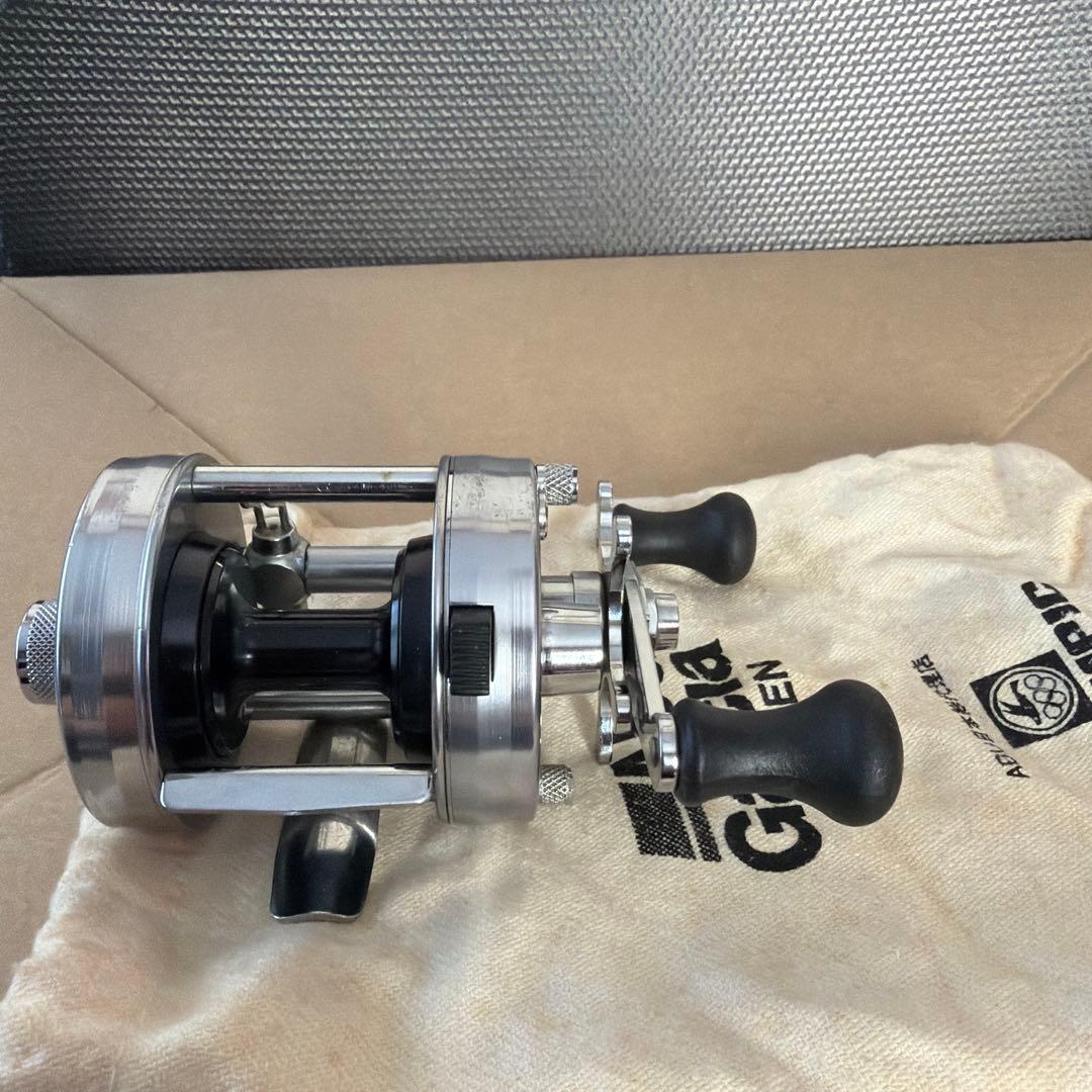 ABU Ambassadeur 2500C ベイトリール