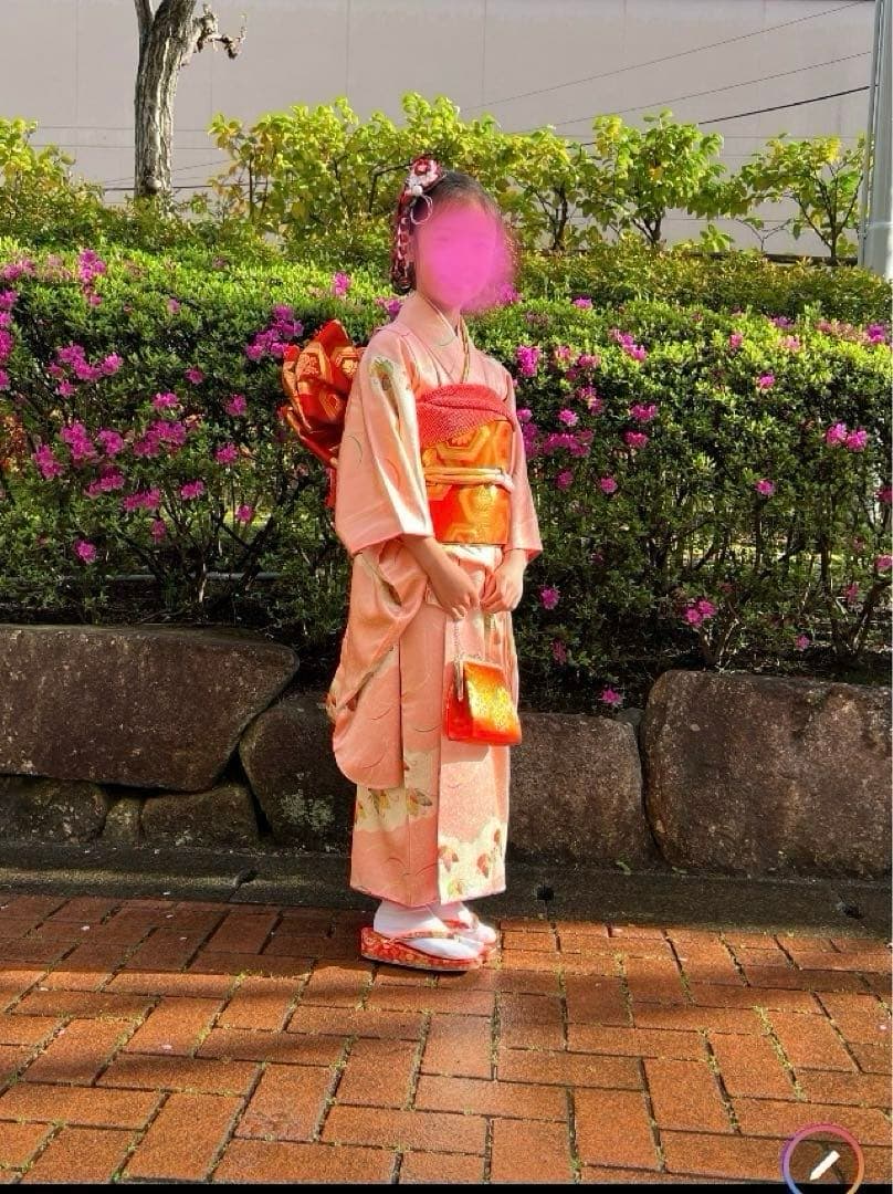 ピンク 花柄 着物。髪飾り。袴