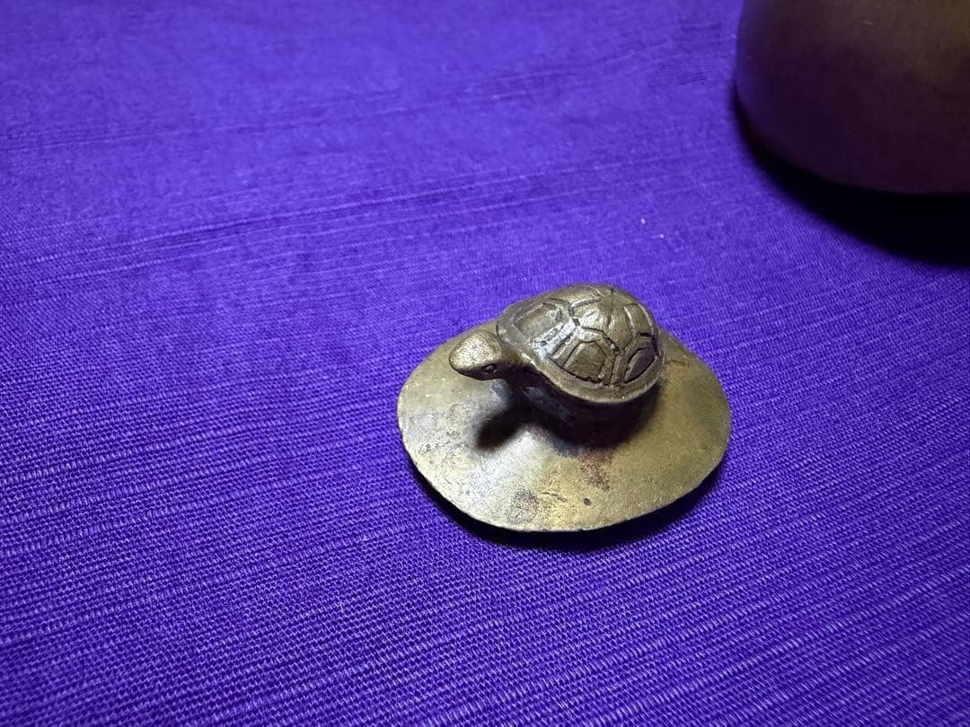 良品　中国古玩　水滴　水差し　亀兎図　黄銅製　時代物　出来抜群　書道具硯筆矢立