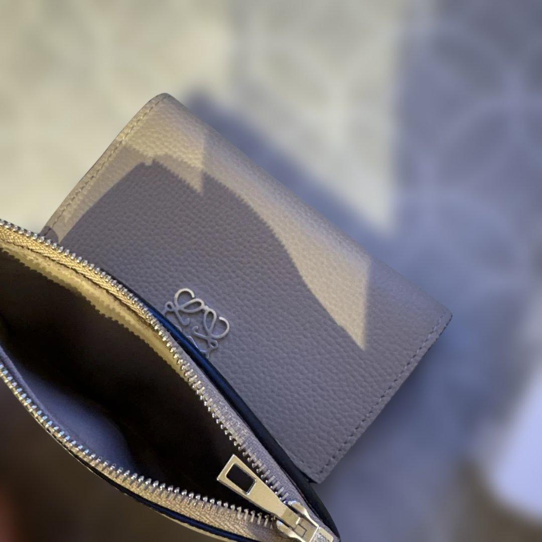 LOEWE グレージュ 財布