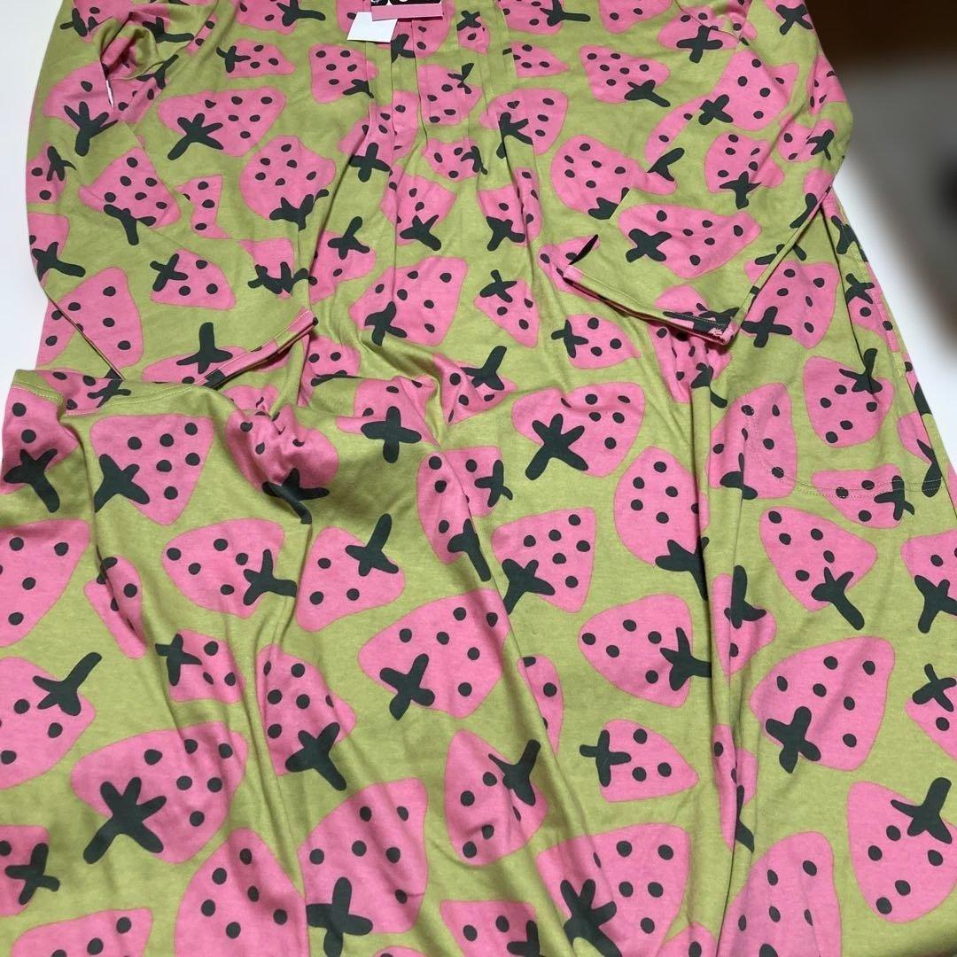 新品マタノアツコ　ルームウェア　いちご柄ワンピースL