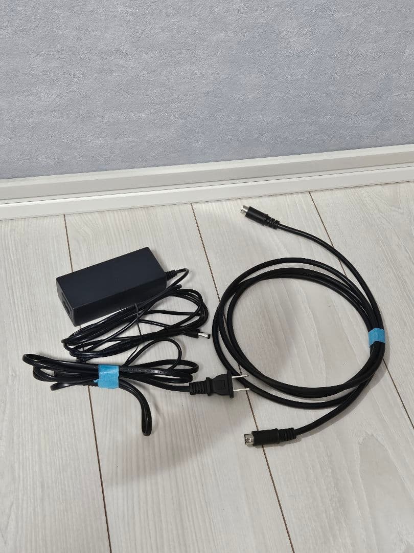 ADAM AUDIO D3V Black スピーカー