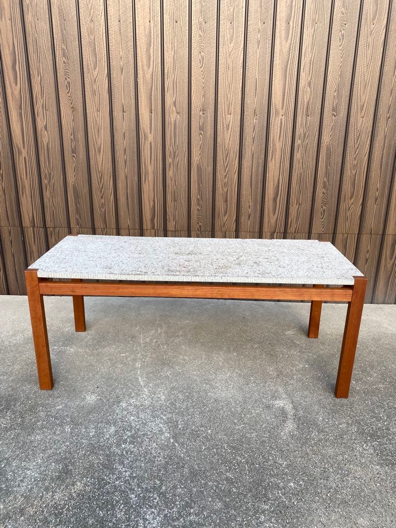 北の住まい設計社　センターテーブル　コンクリート　石材　ローテーブル