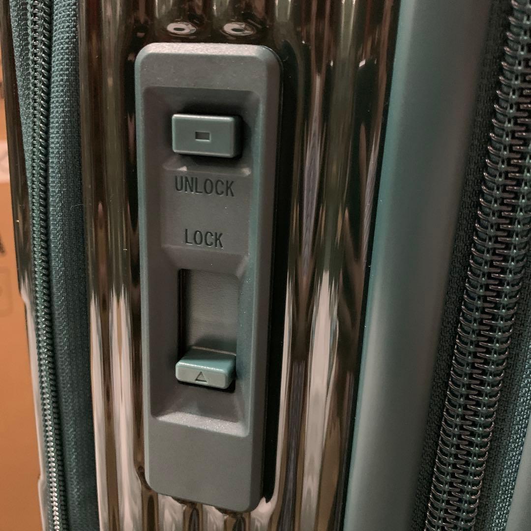innovator スーツケース　62 L