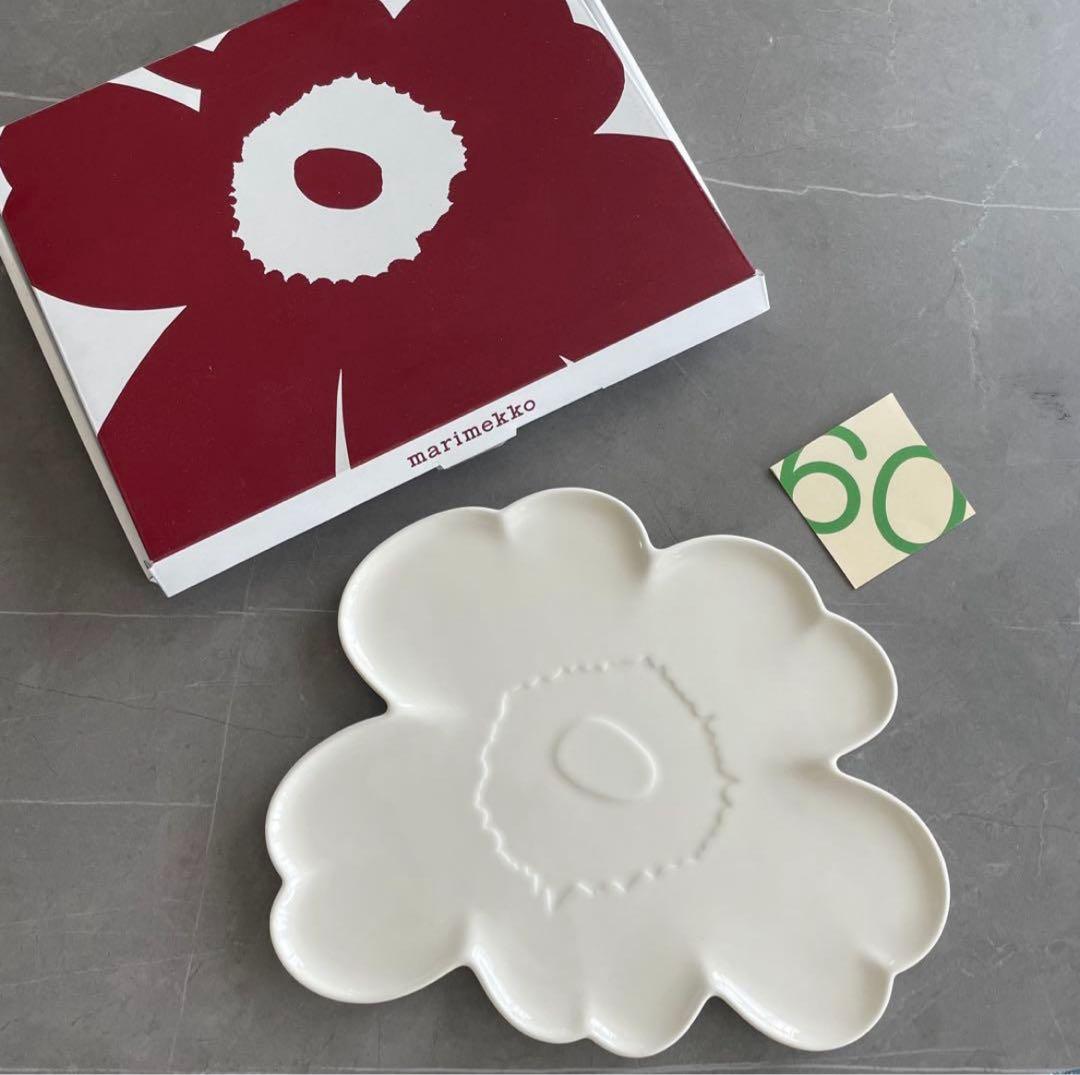 新品　マリメッコmarimekko 60th サービングプレート32cm