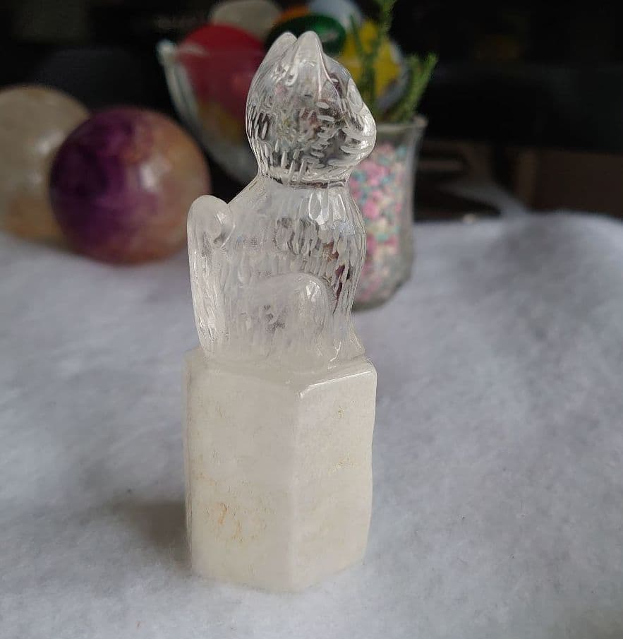 ★ホワイトガーデンクォーツ　クリアクォーツねこネコ猫の置物