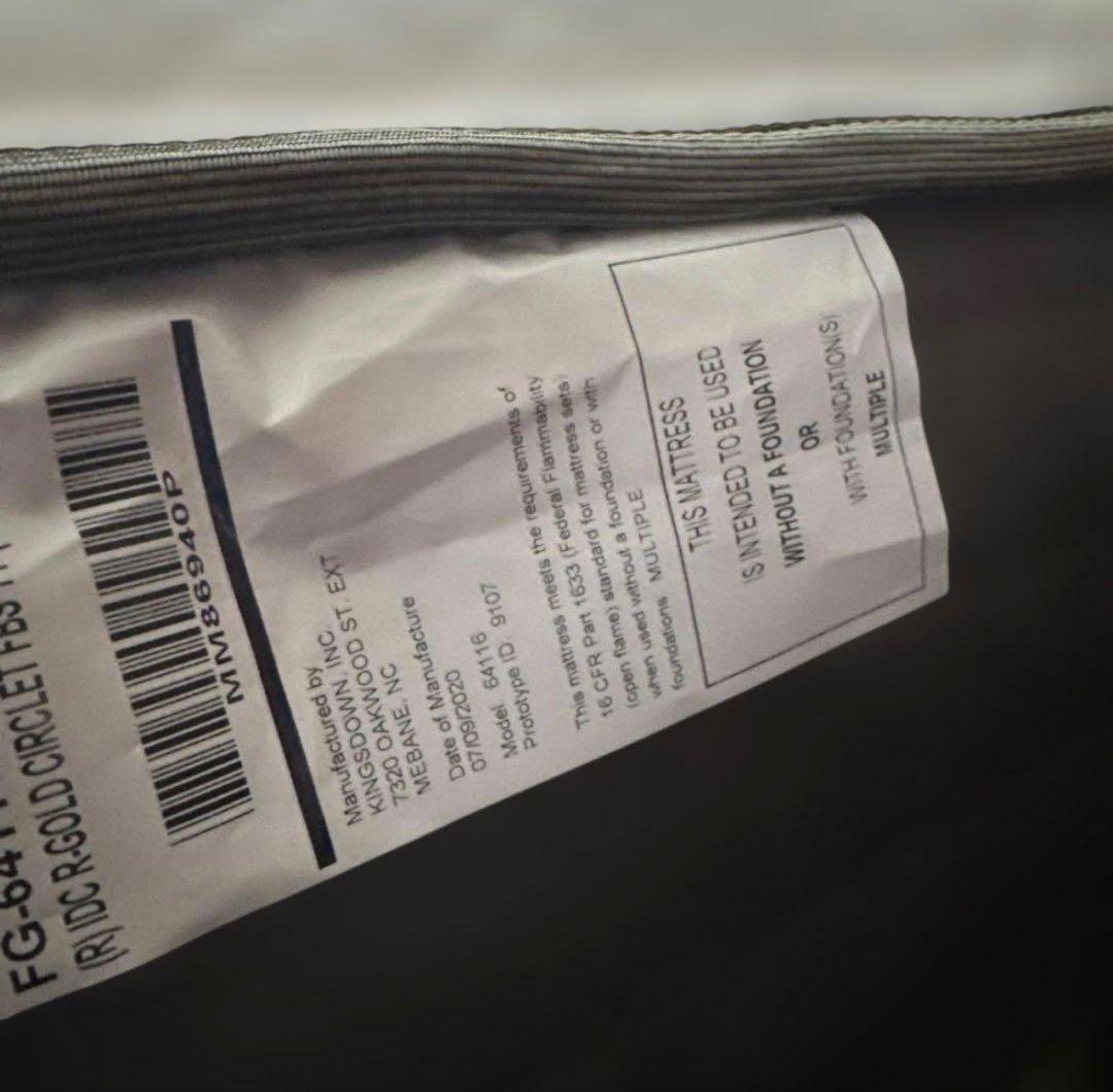 無垢材ベッドフレーム Kingsdown マットレス セット　セミダブル　レトロ