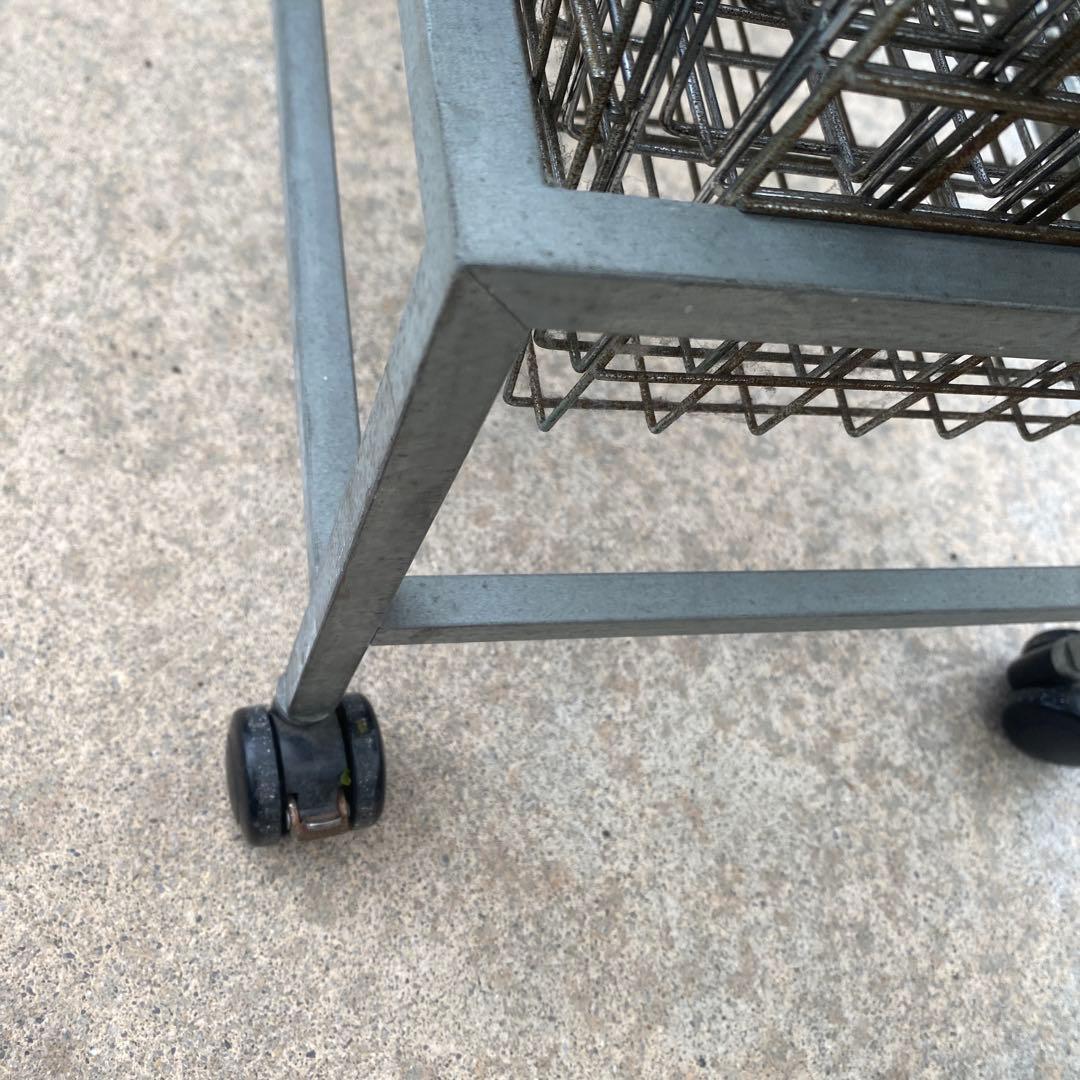 キャスター付き　スチールラック　おしゃれ　レトロ