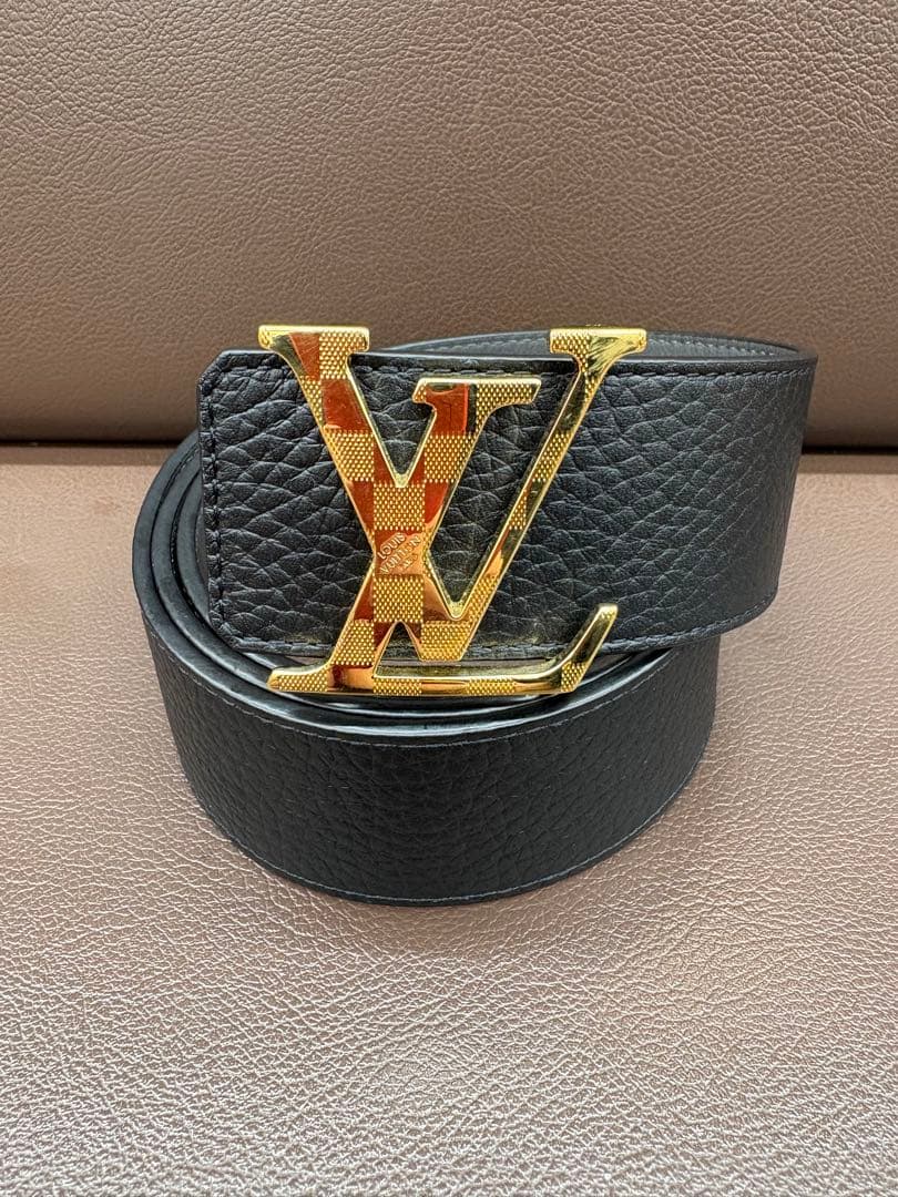 【LOUIS VUITTON】ブラックレザー LVロゴバックルベルト