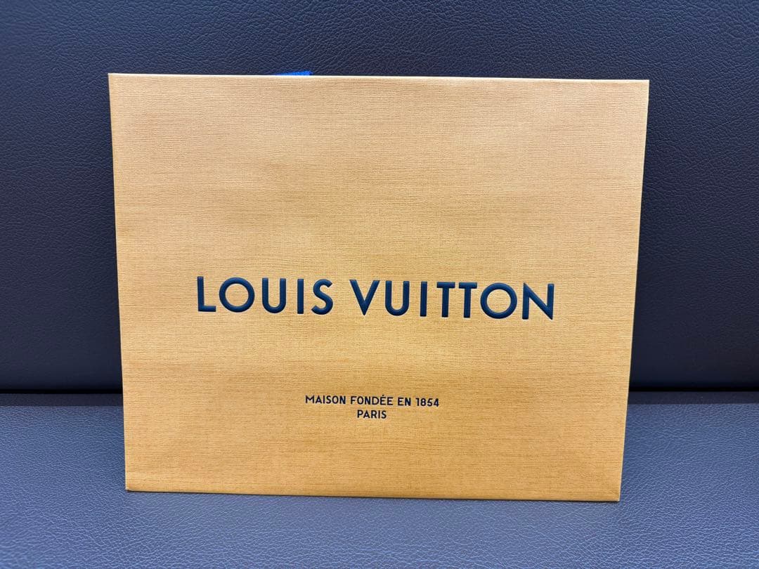 【LOUIS VUITTON】ブラックレザー LVロゴバックルベルト