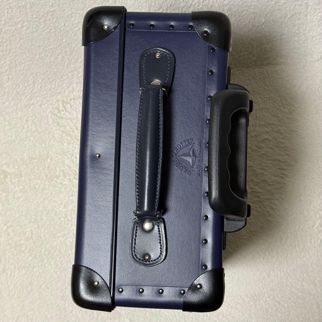 美品 GLOBE TROTTER オリジナル スモールキャリーオン 30L