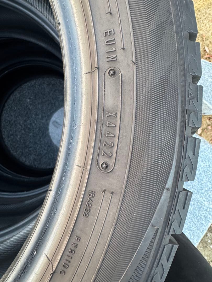 DUNLOP スタッドレスタイヤ 225/50R18