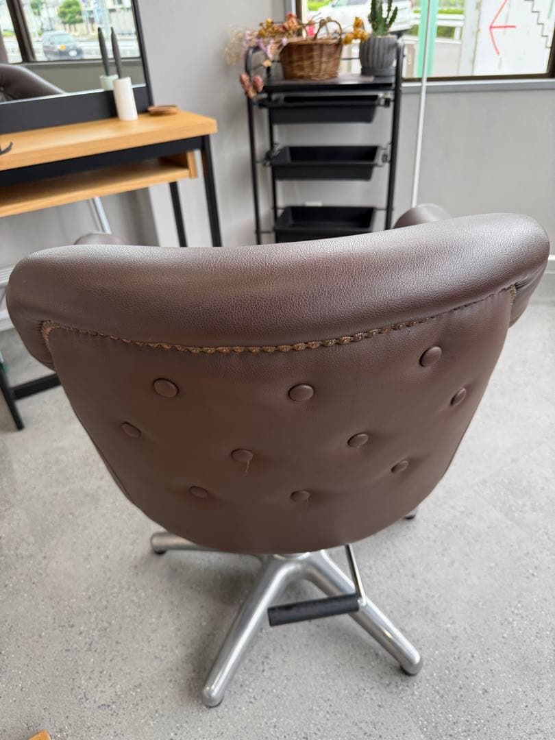 【週末SALE】ダークブラウン　セットイス　美容室　スタイリングチェア