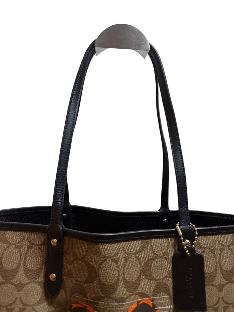 ほぼ新品，COACH コーチ シグネチャー トートバッグ ストーリーパッチ