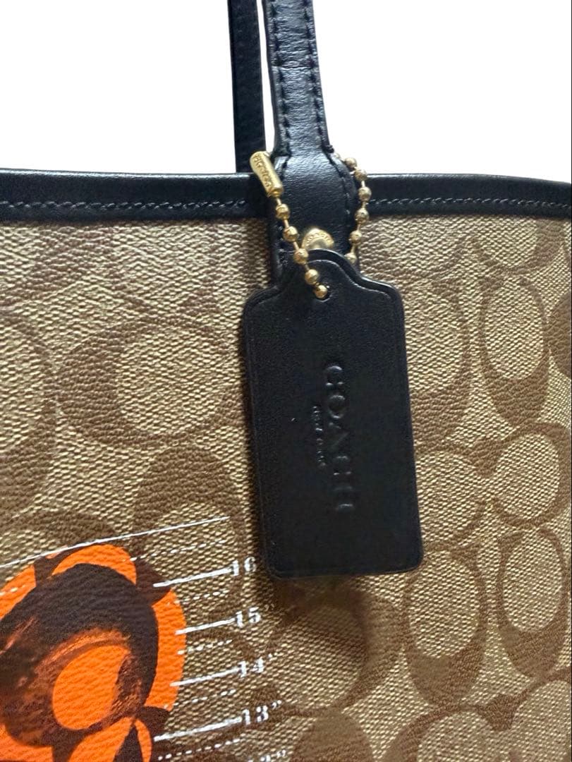 ほぼ新品，COACH コーチ シグネチャー トートバッグ ストーリーパッチ