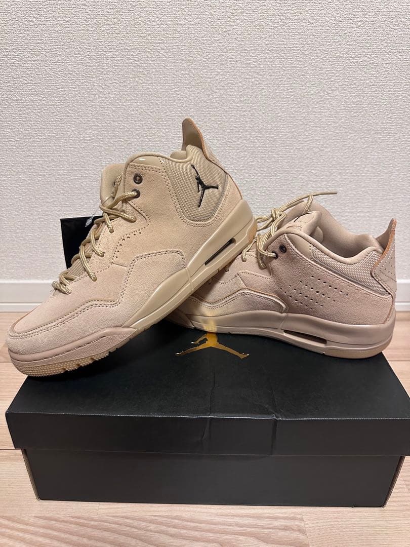 Jordan COURTSIDE 23 ベージュ スニーカー