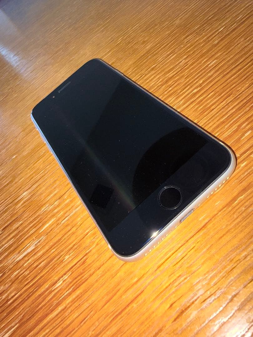 iPhone se3 白色