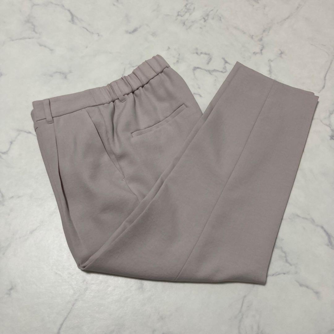 美品　インディヴィINDIVI ノーカラーパンツスーツ　ベージュ系　サイズ36