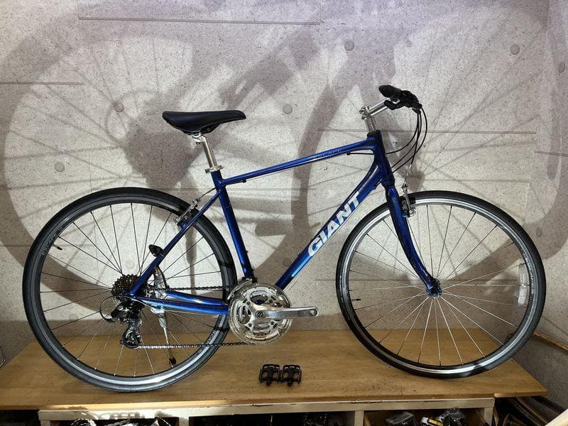 GIANT ESCAPE R3 クロスバイク sizeM　ブルーカラー