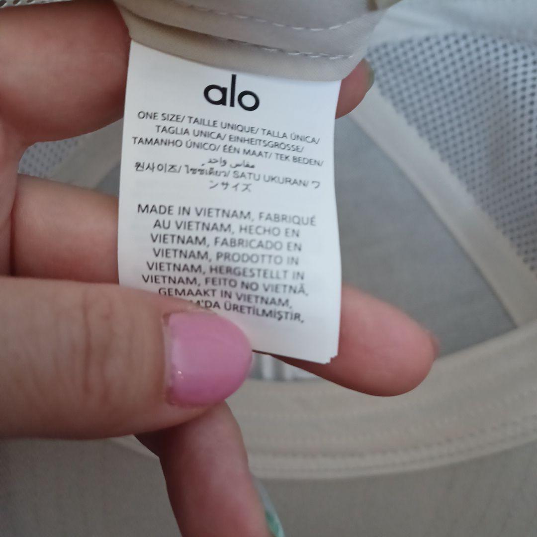 alo キャップ　ベージュ
