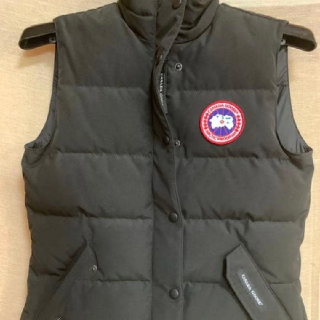 りりカナダグース ダウンベスト