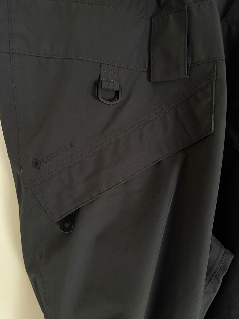 241 GORE-TEX 2Lビブパンツ スノーボードウェア