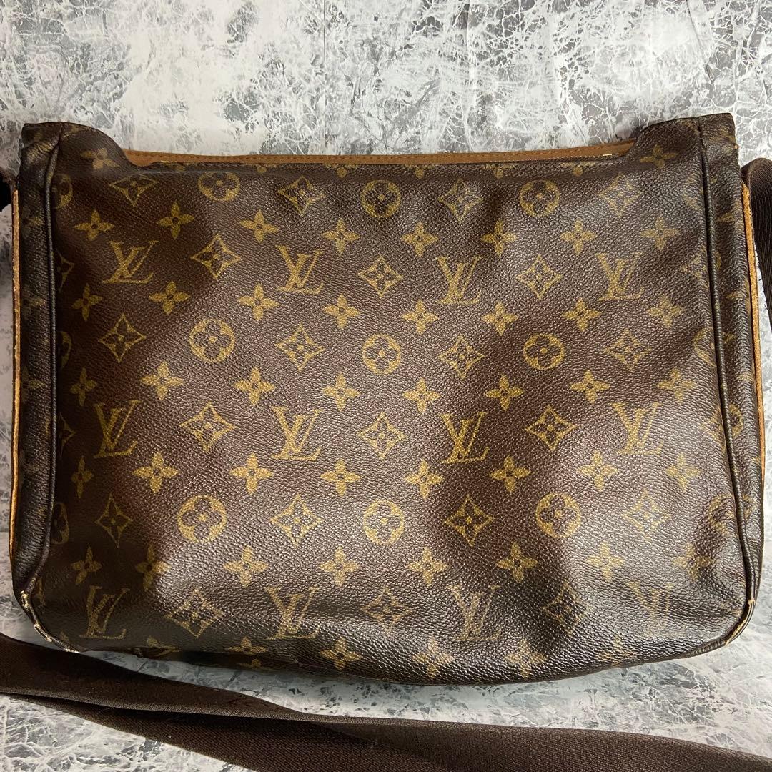 ✨LOUIS VUITTON✨　ルイヴィトン　ショルダーバッグ　メッセンジャー