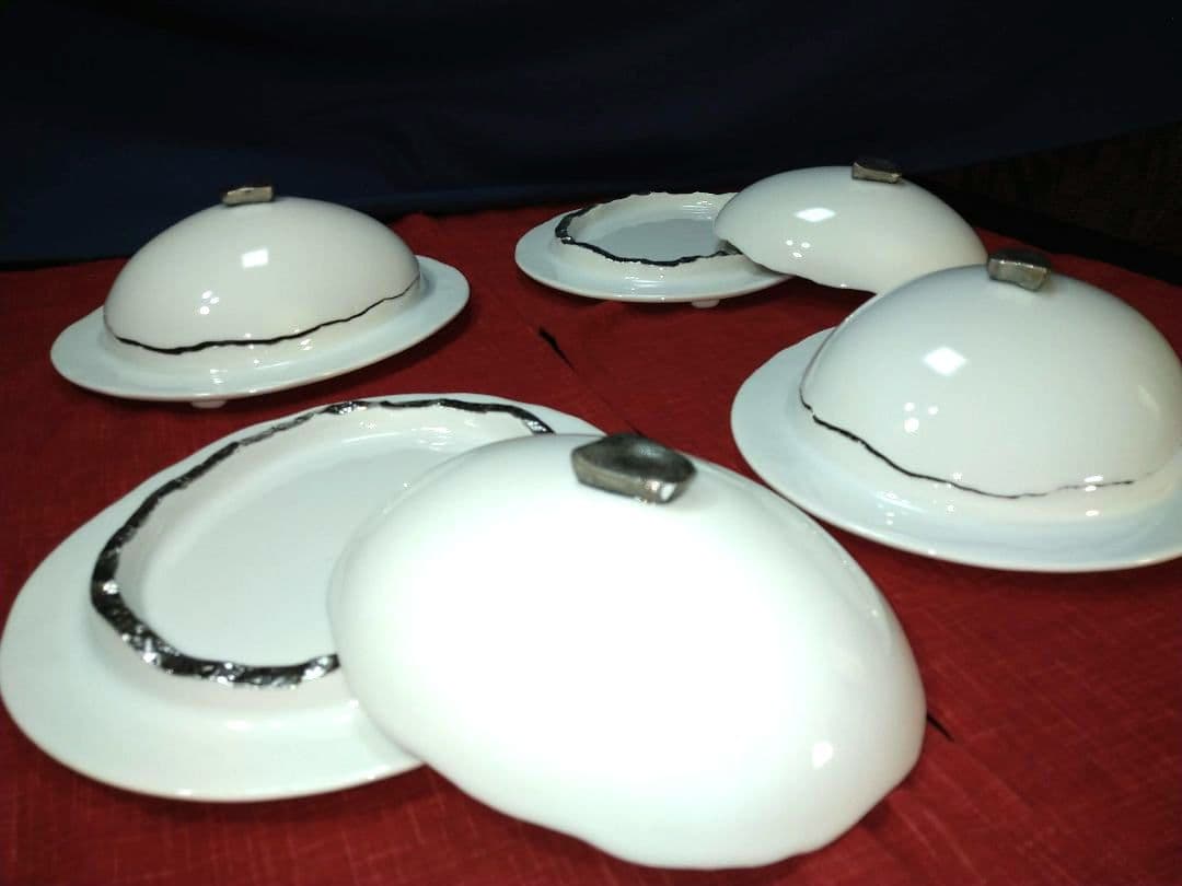 ♥高級レストラン・ホテル風・ディスプレ用⬛銀彩【蓋付きドーム型・デザイン３皿】