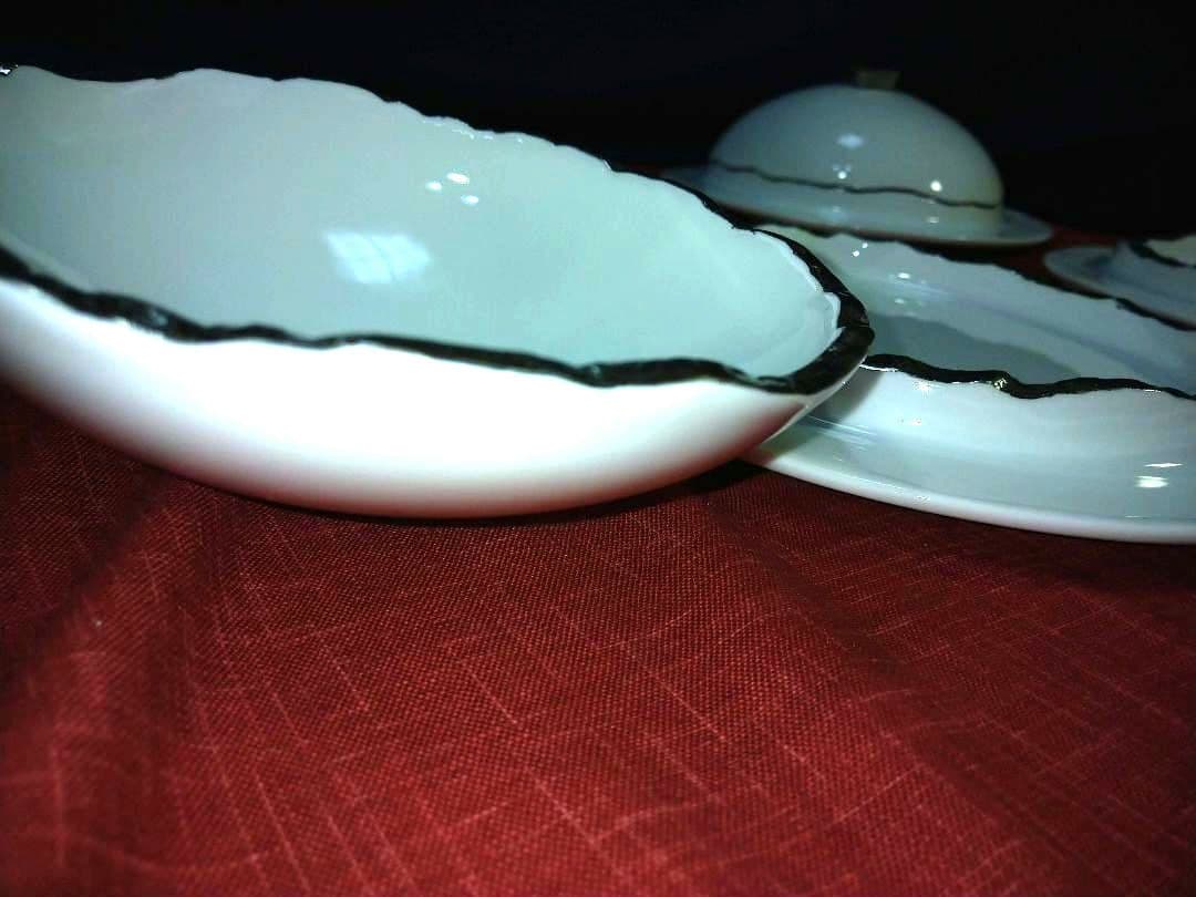 ♥高級レストラン・ホテル風・ディスプレ用⬛銀彩【蓋付きドーム型・デザイン３皿】