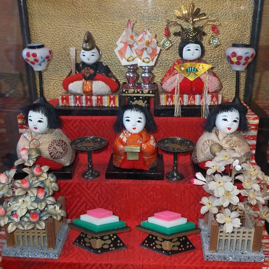 ガラスケース入り雛人形