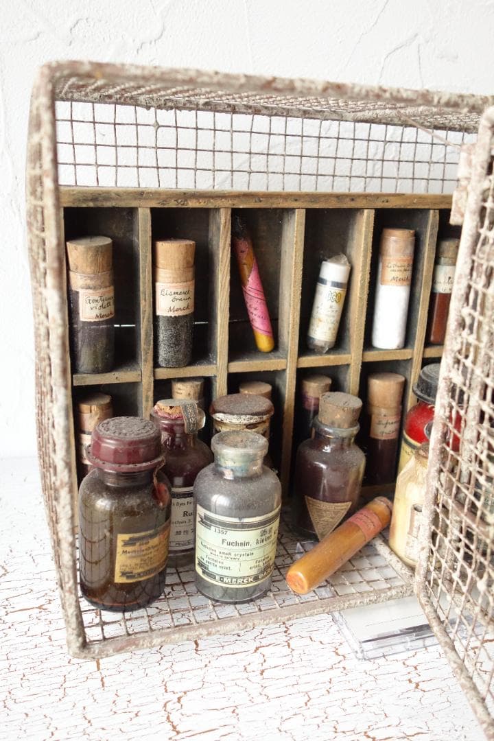 ジャンクスタイル　朽ちた染料のビンと木枠まとめ売り