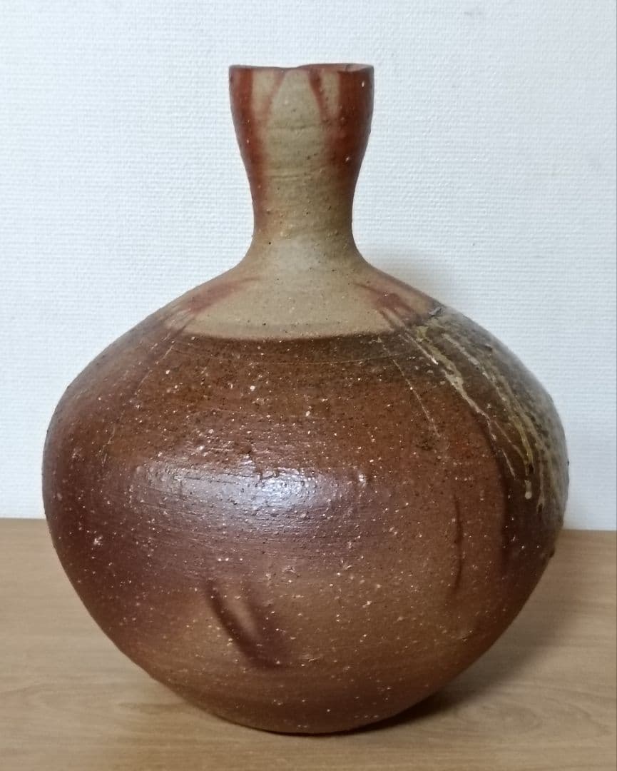 人間国宝　伊勢崎淳作　備前焼　緋襷かぶせ蕪花生　花入