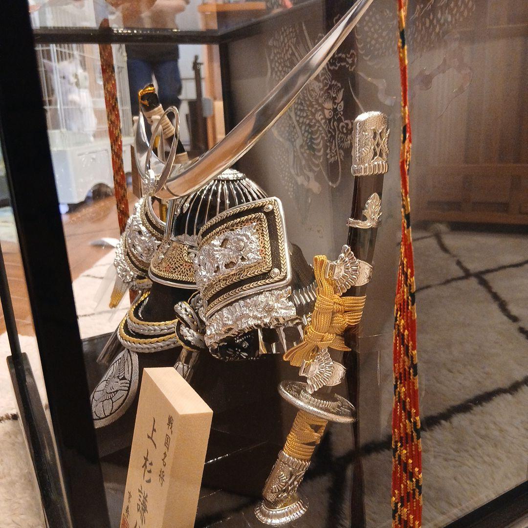 上杉謙信 五月人形 武将兜 ガラスケース付き