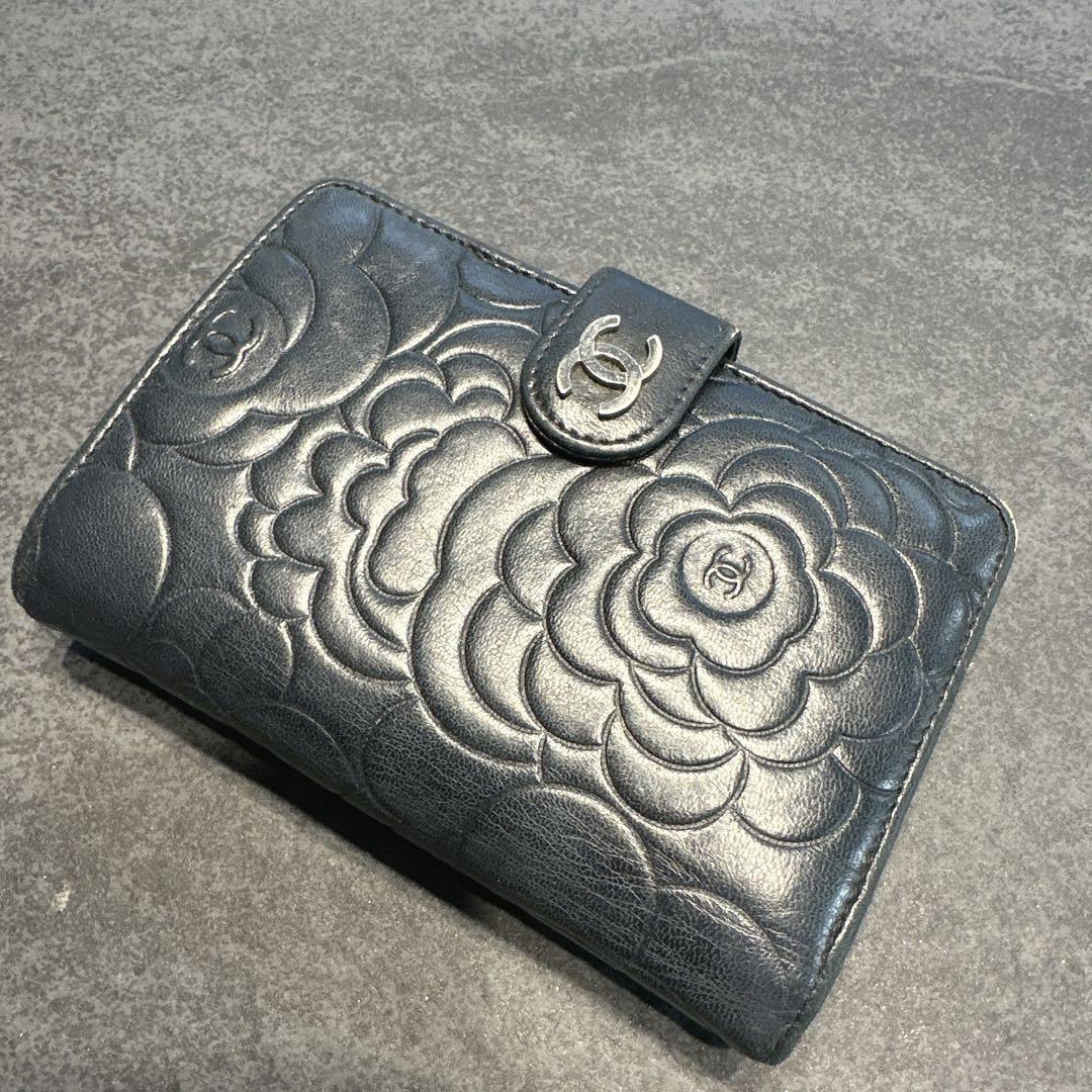 CHANEL 二つ折り財布 ブラック　カメリア