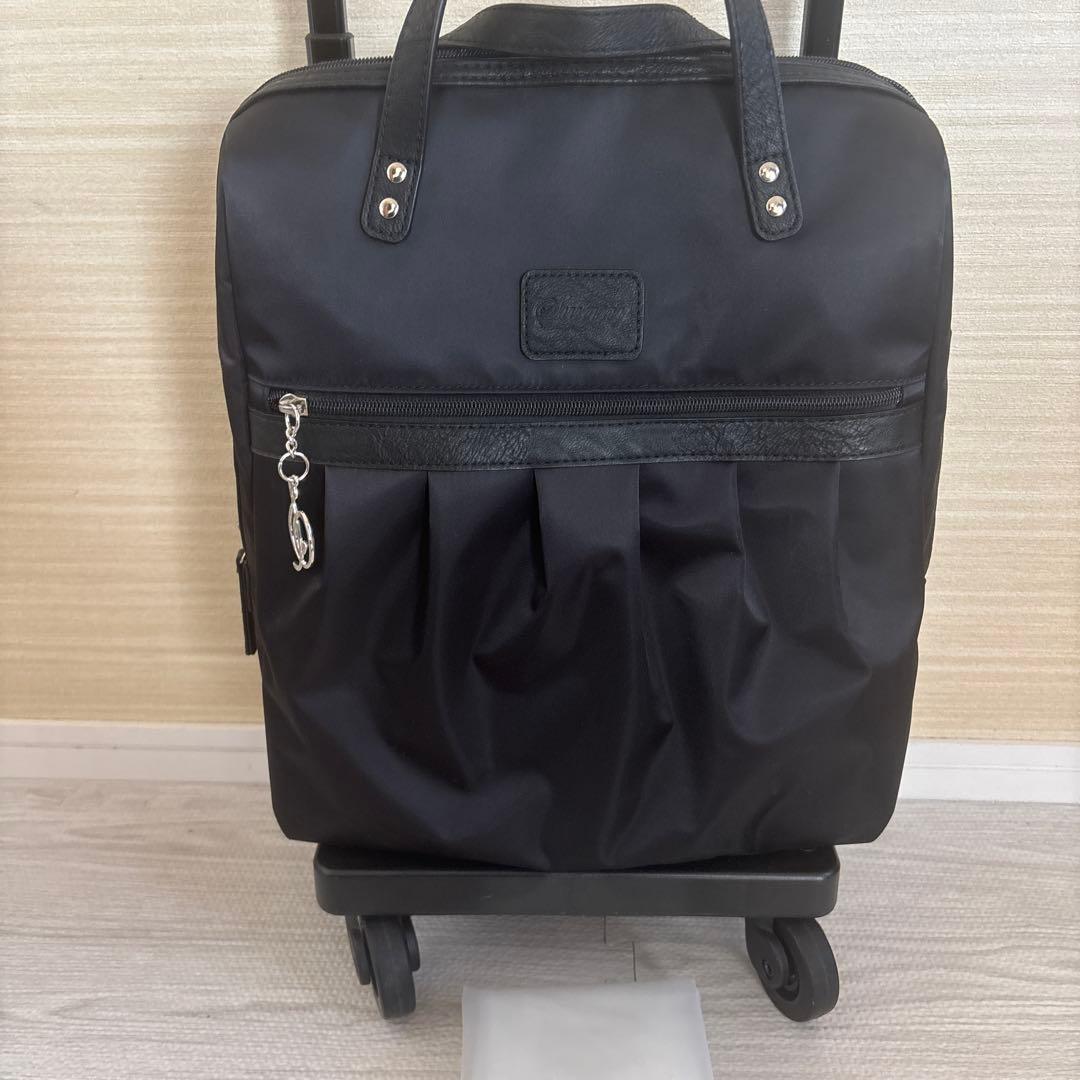 【美品】スワニー　キャリーバッグ　クレーぺ　黒　ストッパー機能