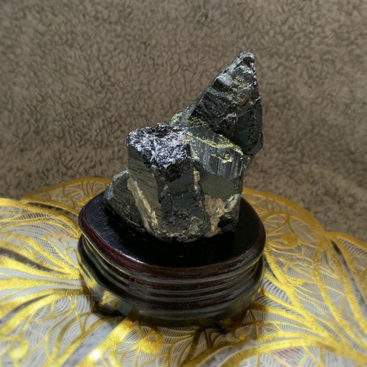 黒水晶（モリオン）原石