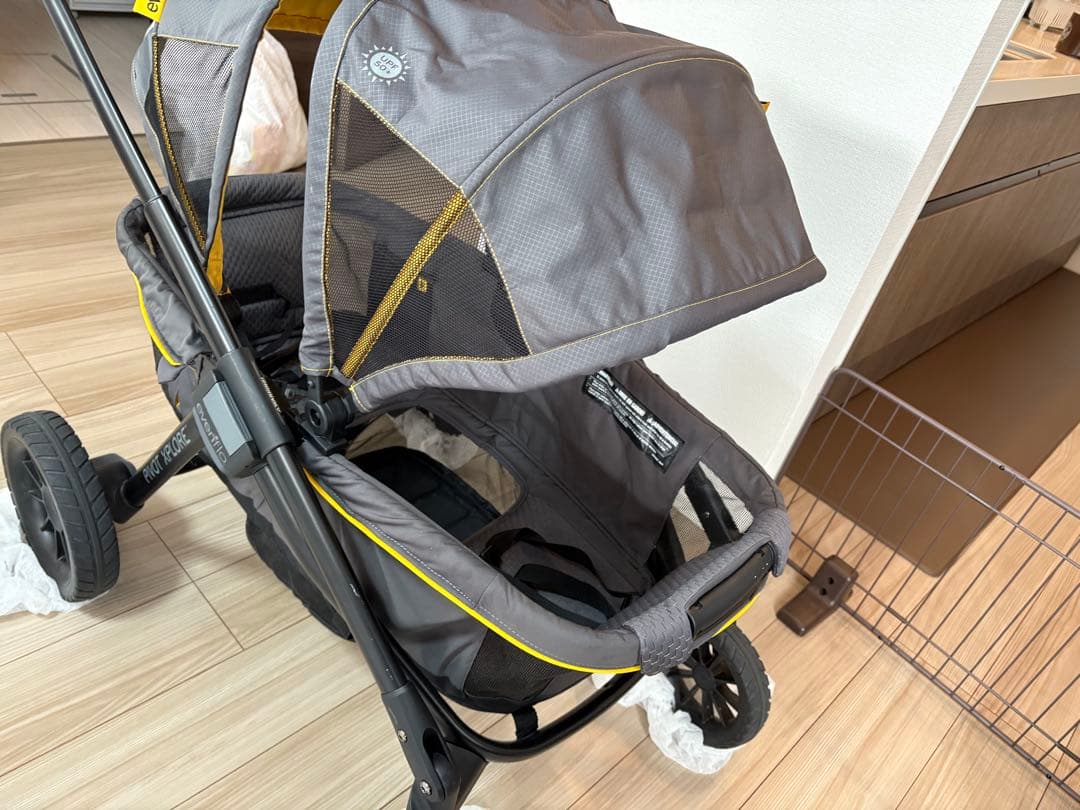 ゆ*こ様 [クリスマスセール]PIVOT XPLORER ベビーカー