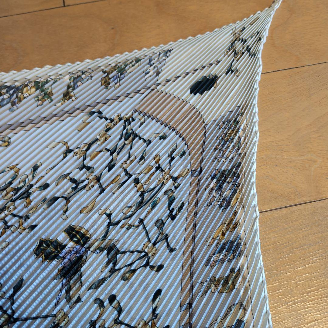 エルメス プリーツ スカーフ 去年の雪 Neige d'Antan