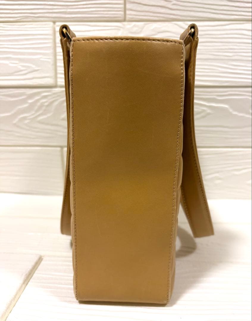 CHANEL ベージュ トートバッグ　チョコバー　カーフスキン