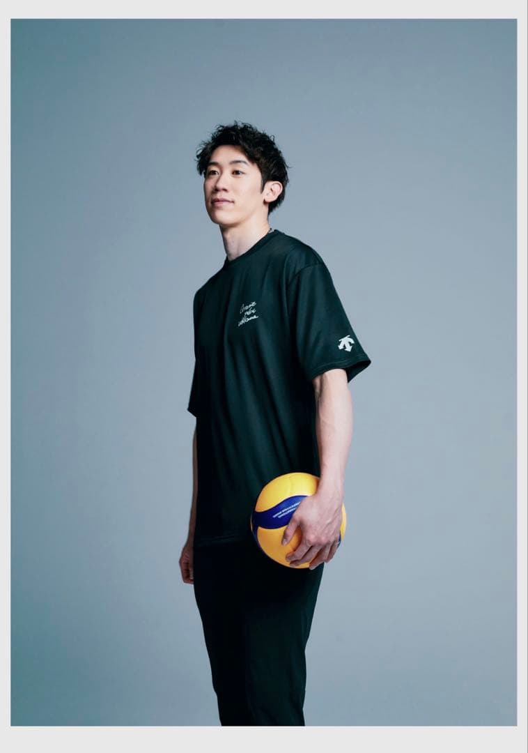 石川祐希選手 DESCENTEコラボ 半袖Ｔシャツ Mサイズ