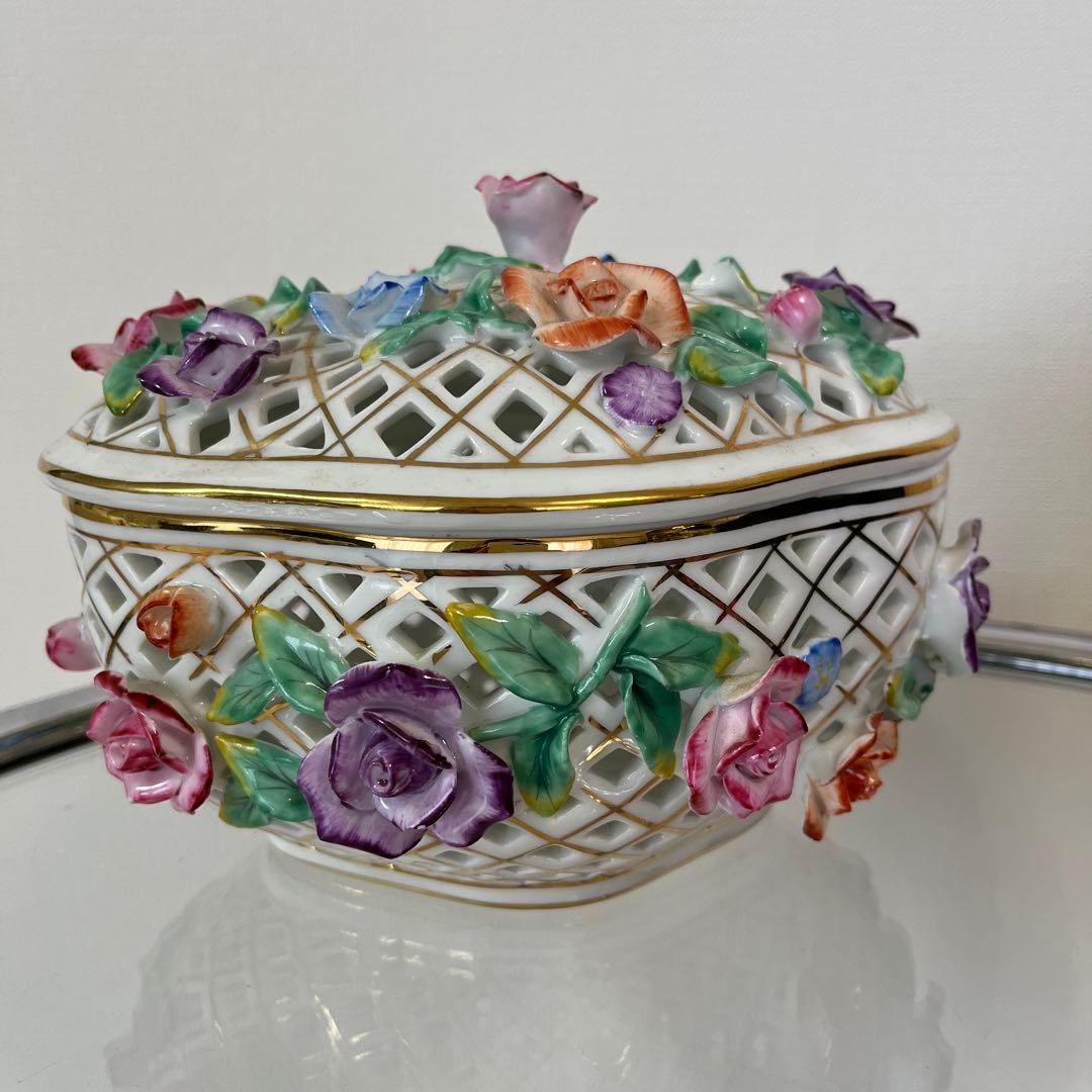 大きな素敵なバラの器　リモージュ　陶器。大幅値下げしました。