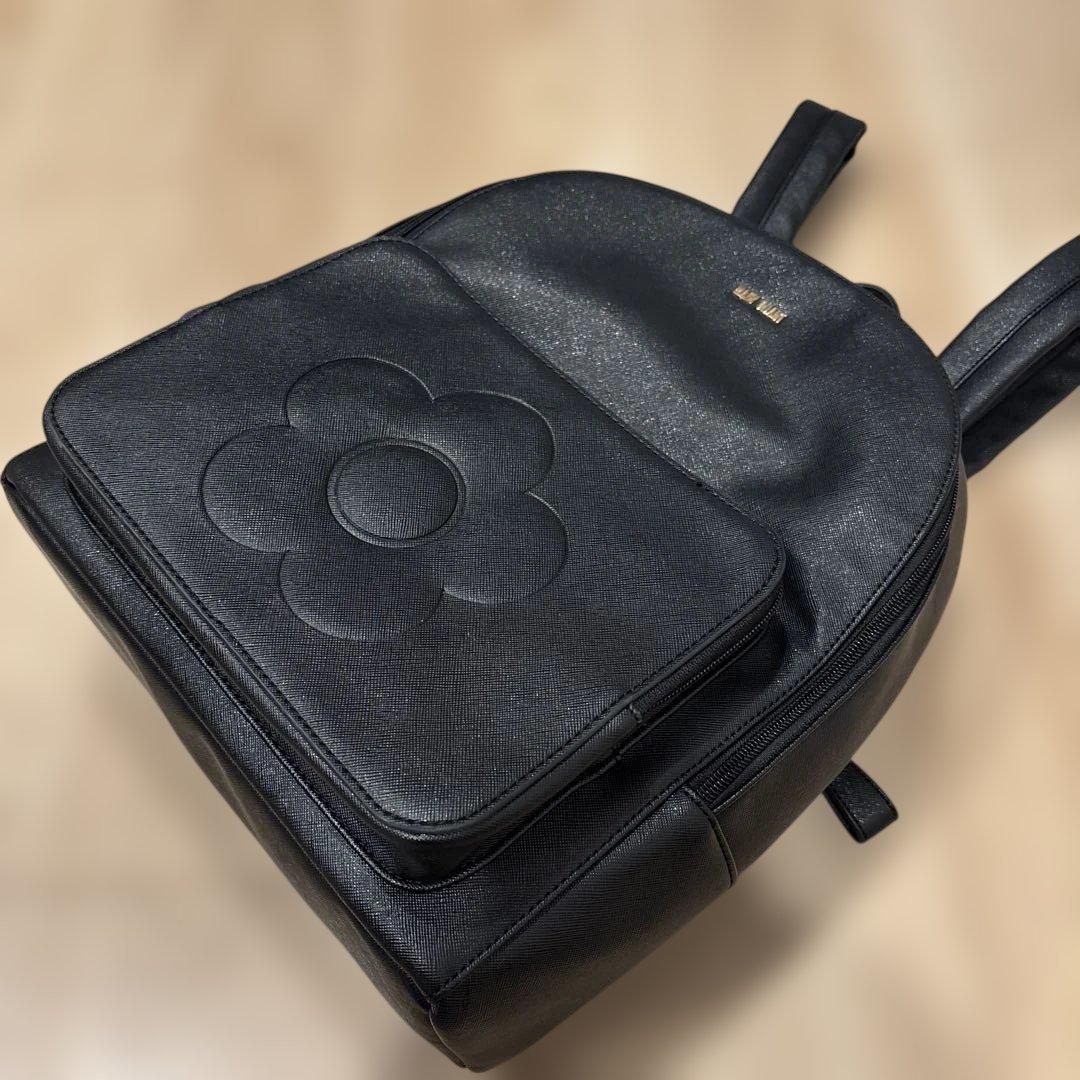 【美品】 マリークワント リュック レザー デイジー 金 黒 お洒落 可愛い