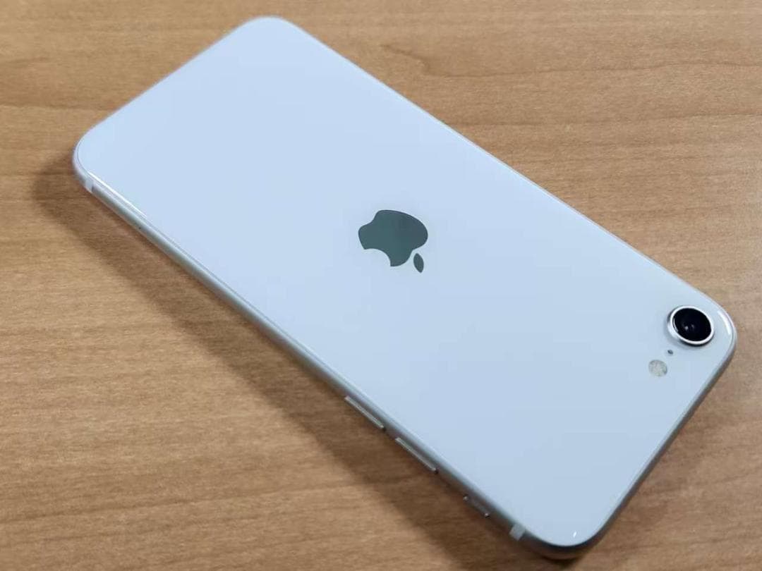 020500D iPhone SE A2782 第3世代 64GB