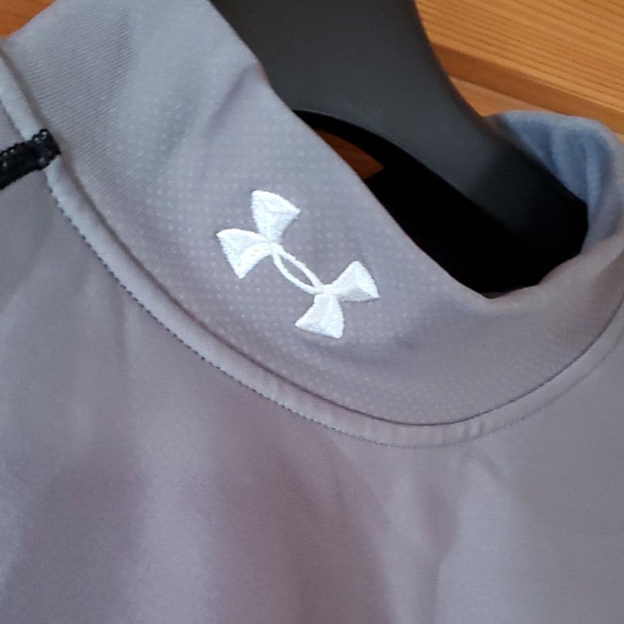 アンダーアーマー アンダーシャツ 長袖