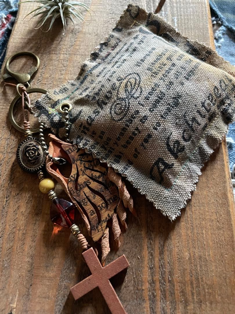 No.141フェザー with ヒノキチップチャーム‪·̩͙꒰ঌ