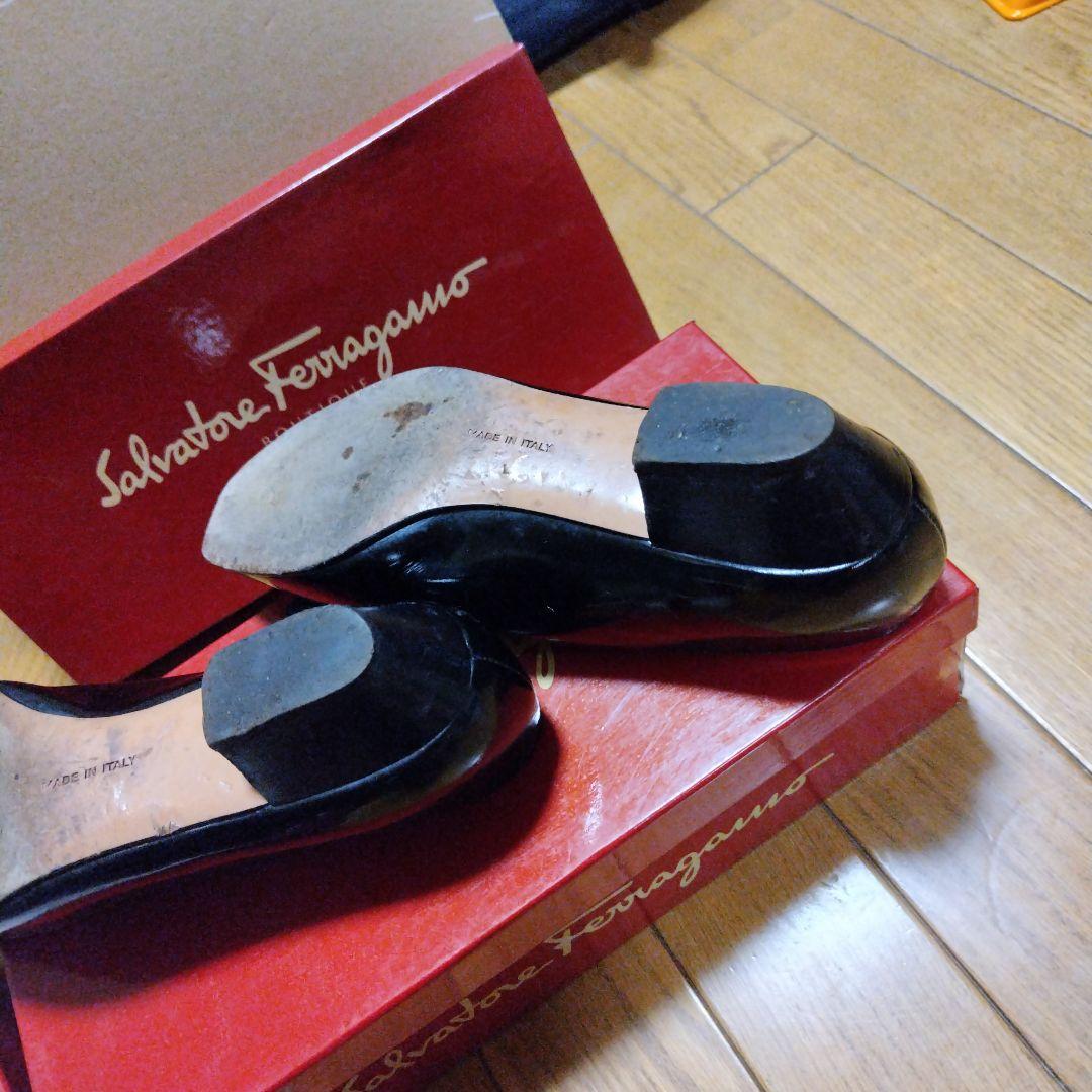 Salvatore Ferragamo 定番ヴァラ 黒23.5cm　Oku