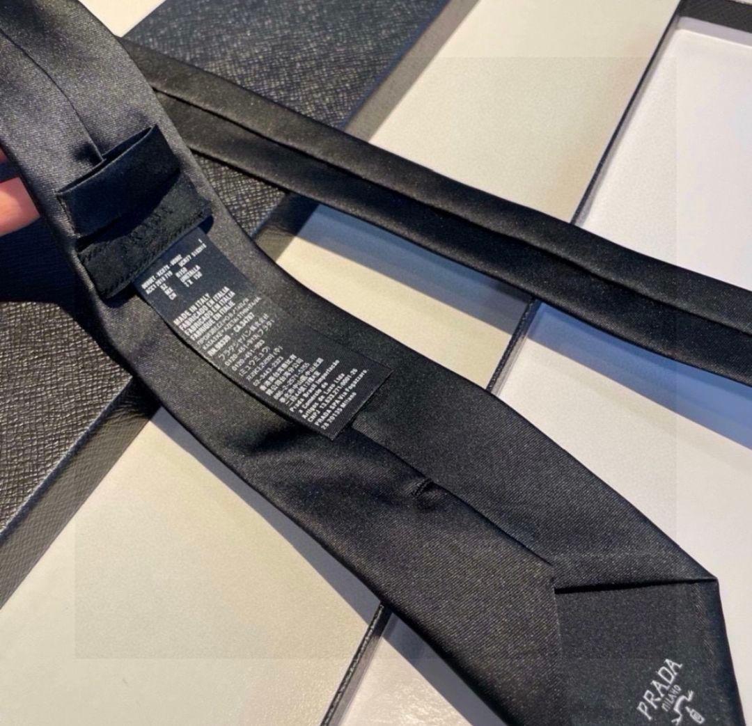 PRADA ネクタイ シルク ブラック 箱付き